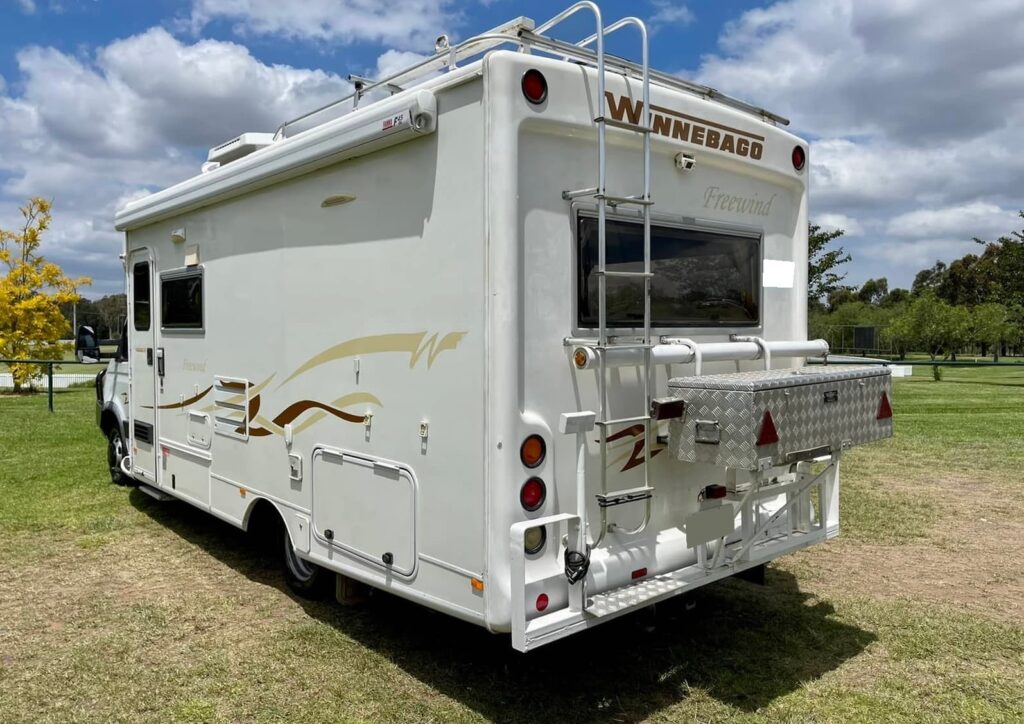 2007 Winnebago Freewind B2412