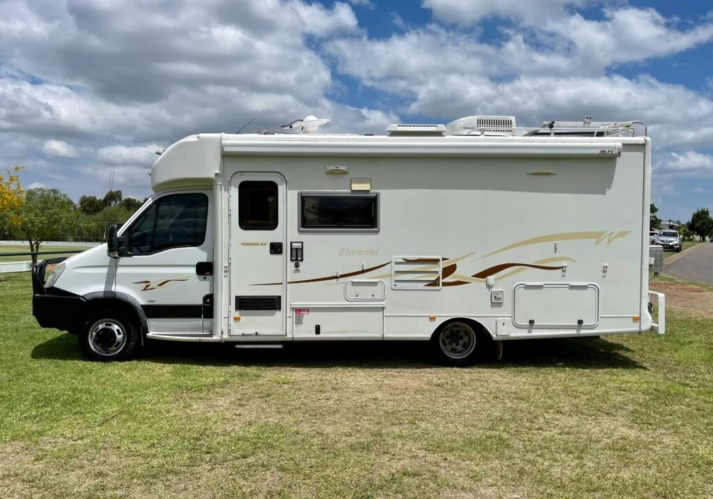 2007 Winnebago Freewind B2412