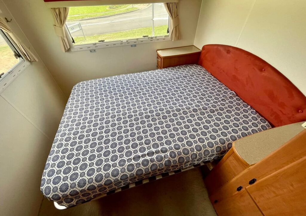 2007 Winnebago Freewind B2412