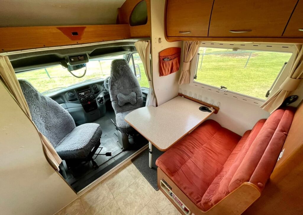 2007 Winnebago Freewind B2412